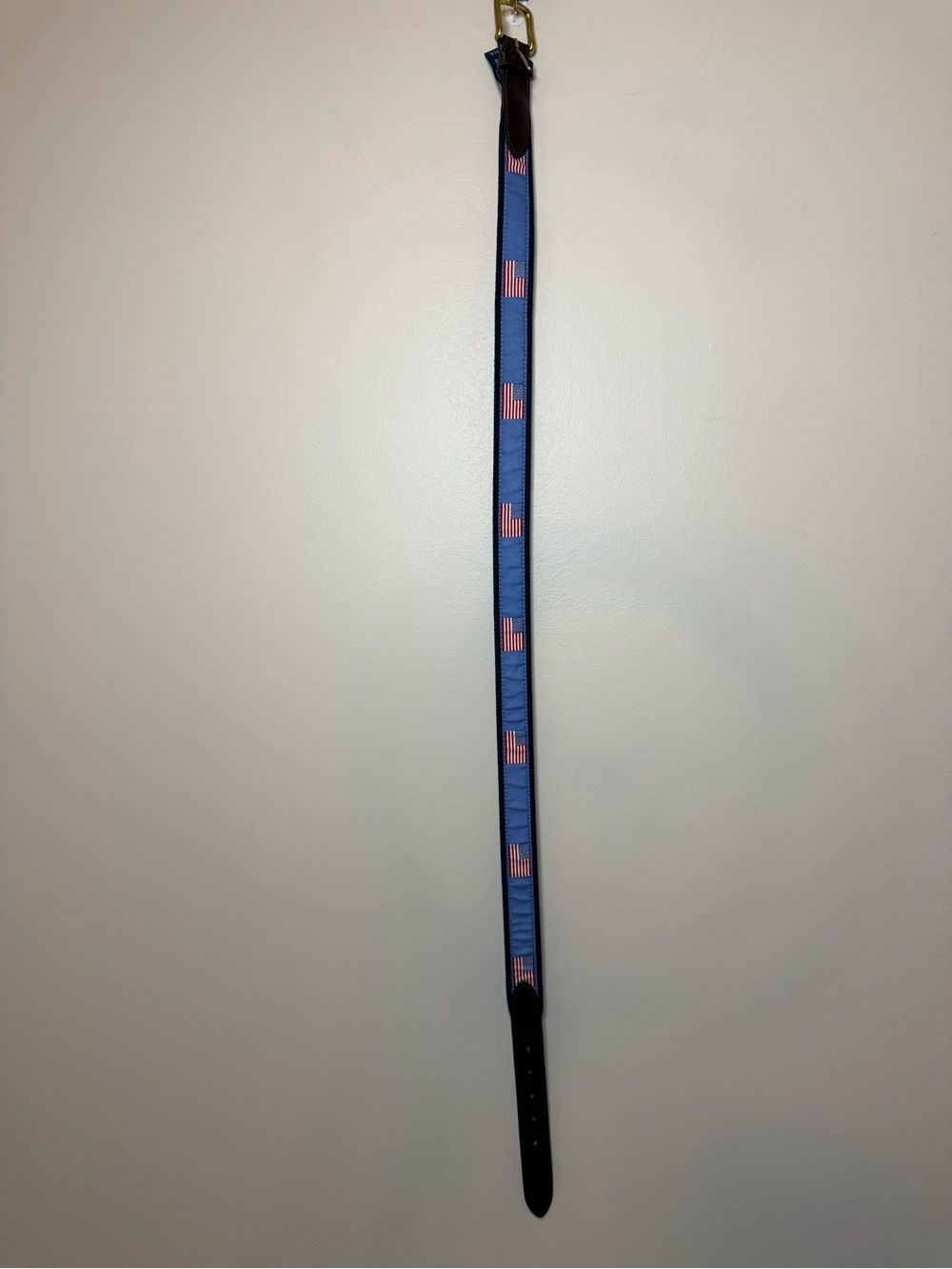 Vineyard Vines Men's American Flags Canvas
Club Belt Size 40 - Picture 3 of 6